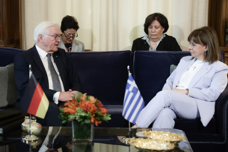Θέμα γερμανικών αποζημιώσεων έθεσε η Κ. Σακελλαροπούλου στον πρόεδρο της Γερμανίας – Φρ. Β. Σταϊνμάιεραν
