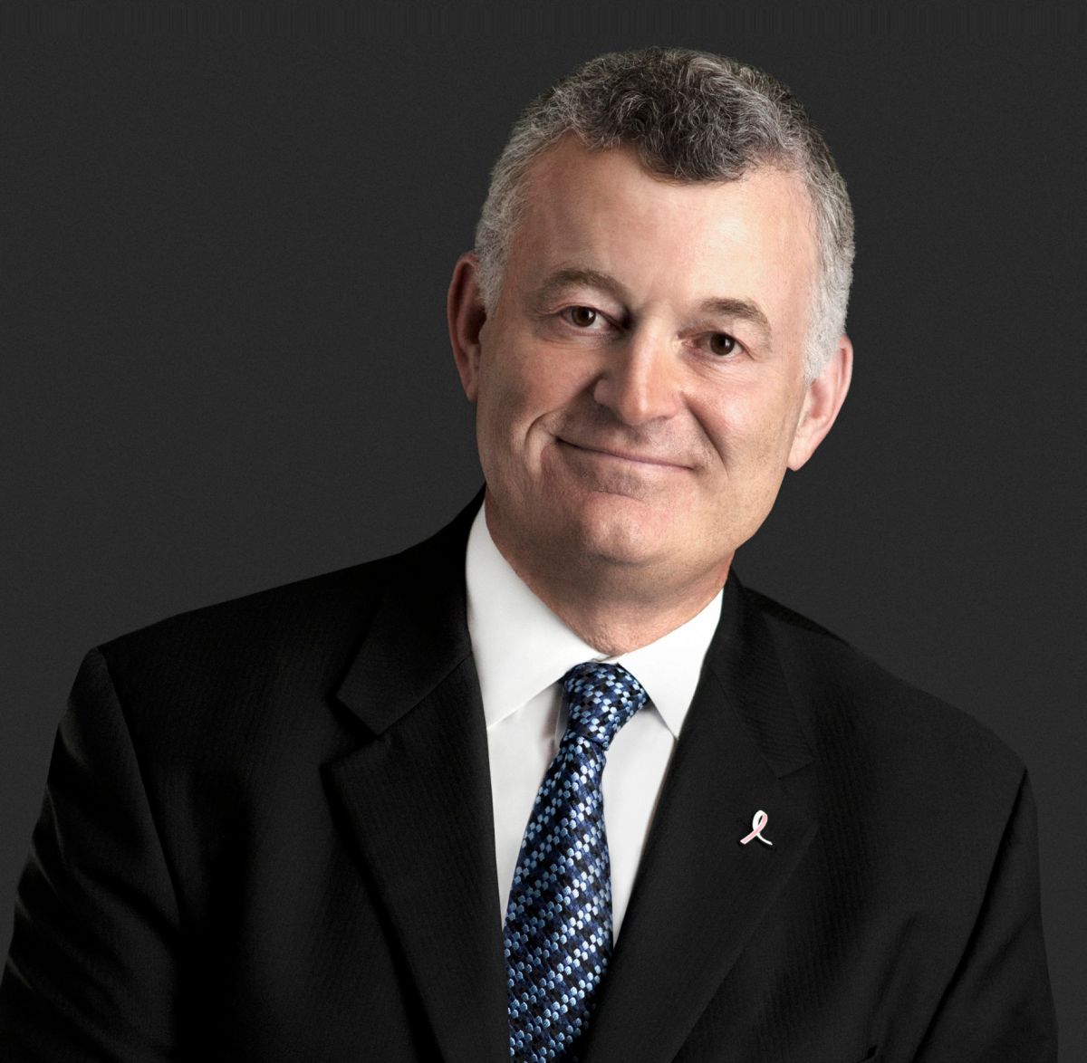 Estée Lauder: Παραιτείται ο William P. Lauder, νέος CEO ο Stéphane de La Faverie