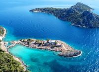 3 destinations near Athens for autumn trips with your dog