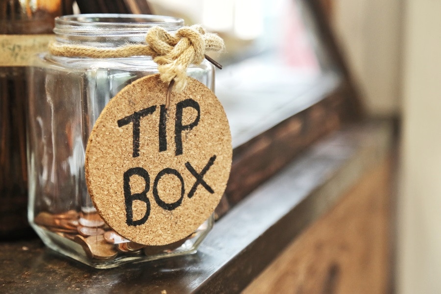 New Law for Tips in the Works in Greece – Laws in Other Countries