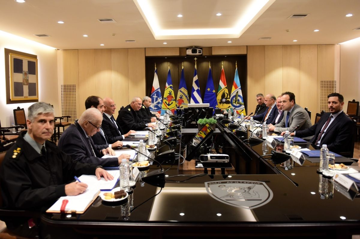 Δένδιας: Σε σύσκεψη με τον Παπαστεργίου για θέματα δορυφορικών επικοινωνιών των Ενόπλων Δυνάμεων