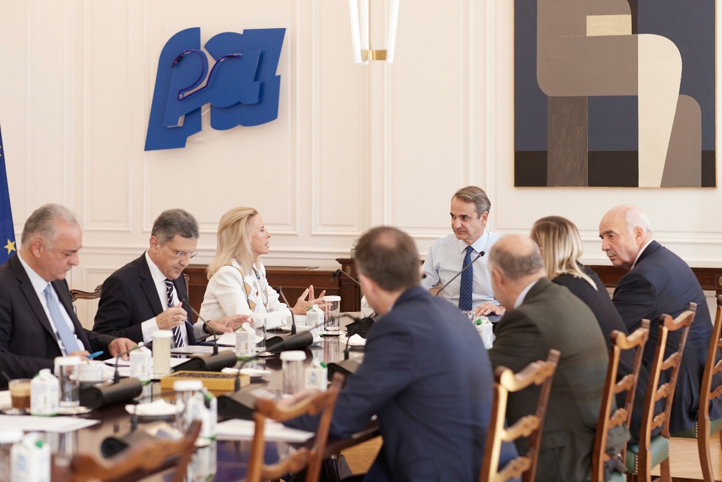 Κυριάκος Μητσοτάκης: Συναντήθηκε με τους ευρωβουλευτές στο Μαξίμου-Τι συζήτησαν