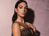 Georgina Rodriguez: Εμφανίζεται γυμνή και ποζάρει για γνωστό brand μόδας – Τυχερός ο Cristiano Ronaldo… Georgina Rodriguez: Εμφανίζεται γυμνή και ποζάρει για γνωστό brand μόδας – Τυχερός ο Cristiano Ronaldo…