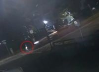 Ηρωίδα γιαγιά έσπρωξε την εγγονή της για να μην την παρασύρει ΙΧ, χτύπησε την ίδια [vid]