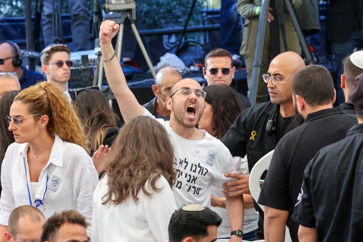 Επεισόδιο κατά Νετανιάχου από συγγενείς θυμάτων της 7ης Οκτωβρίου: «Ντροπή σου»