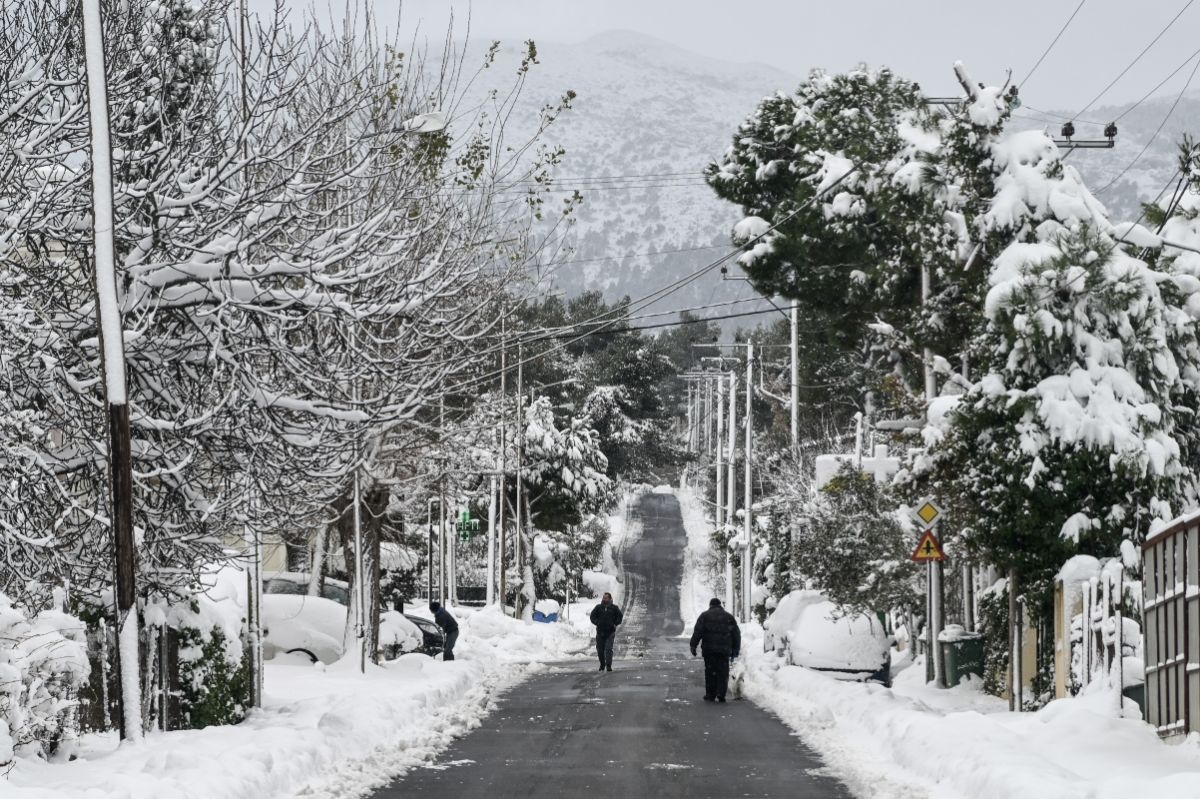 Σε ποιες περιοχές αναμένονται χιόνια – Που είναι απαραίτητα η χρήση αλυσίδων,ποια σχολεία θα είναι κλειστά