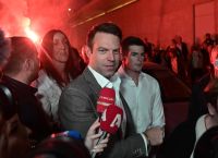Ουρές έξω από τα νέα γραφεία Κασσελάκη για την πρώτη «σύναξη» εθελοντών [vid]