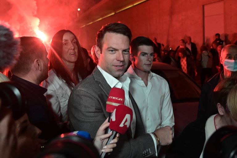 Ουρές έξω από τα νέα γραφεία Κασσελάκη για την πρώτη «σύναξη» εθελοντών [vid]