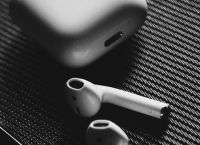 Πώς η νέα λειτουργία των AirPods μπορεί να βοηθήσει τα άτομα με προβλήματα ακοής Πώς η νέα λειτουργία των AirPods μπορεί να βοηθήσει τα άτομα με προβλήματα ακοής