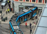 Όσλο: Τραμ με είκοσι επιβάτες εκτροχιάστηκε κι έπεσε σε κατάστημα – Τέσσερις τραυματίες