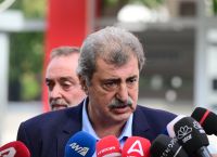 Ο Πολάκης προκαλεί δημόσια τον Κασσελάκη σε ντιμπέιτ: Θέλω να τον νικήσω για να ηττηθεί το απολιτίκ πράγμα Ο Πολάκης προκαλεί δημόσια τον Κασσελάκη σε ντιμπέιτ: Θέλω να τον νικήσω για να ηττηθεί το απολιτίκ πράγμα