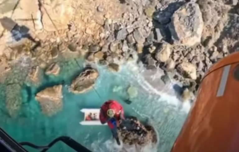 Διάσωση μεταναστών από Super Puma στη Σάμο [vid]