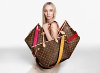 Ο οίκος Louis Vuitton επαναλανσάρει τη best seller τσάντα του και μάλλον θα την ξαναγοράσουμε