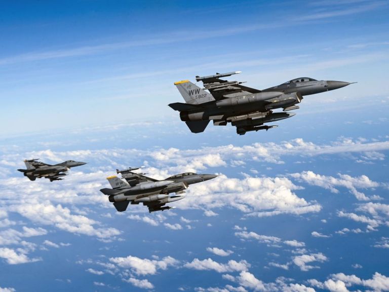 Η Ουκρανία περιμένει έξι F-16 από τη Νορβηγία και παρέλαβε Leopard από τη Γερμανία