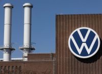 Volkswagen: Σχεδιάζει απολύσεις, μειώσεις μισθών και λουκέτο σε τρία εργοστάσια στη Γερμανία