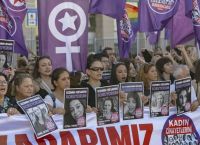 Οργή για την απραξία του Ερντογάν για τη βία και τις αυξημένες γυναικοκτονίες