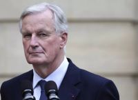 Politico: Η Γαλλία σχεδιάζει περικοπή δαπανών ύψους 40 δισ. ευρώ για το 2025