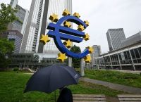 Έρχονται τέσσερις νέες μειώσεις επιτοκίων Έρχονται τέσσερις νέες μειώσεις επιτοκίων