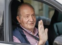 Ο αυτοεξόριστος Χουάν Κάρλος γράφει τα απομνημονεύματά του: «Σκάνδαλα εν όψει…»