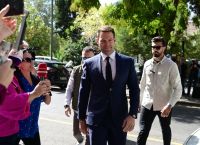 Κασσελάκης: Καλεί συνέδρους έξω από τον χώρο του συνεδρίου-Να είστε ψύχραιμοι,μην απαντήσετε σε προκλήσεις Κασσελάκης: Καλεί συνέδρους έξω από τον χώρο του συνεδρίου-Να είστε ψύχραιμοι,μην απαντήσετε σε προκλήσεις