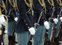 Μέτρα για να «τονωθούν» οι εισαγωγές στις στρατιωτικές σχολές