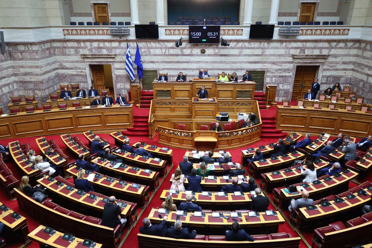 Πώς διαμορφώνεται η Βουλή μετά τη διάσπαση του ΣΥΡΙΖΑ