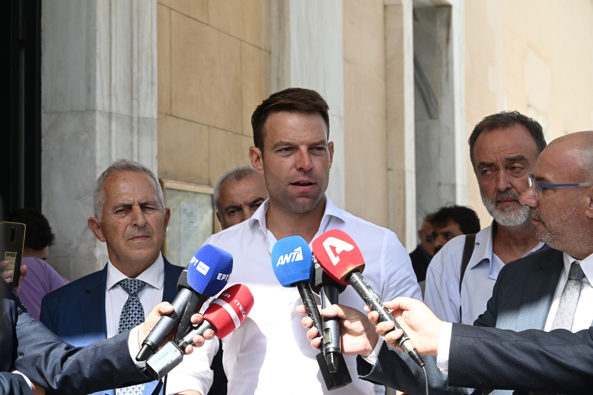 Κασσελάκης υπέρ Αποστολάκη: Να μην τον πιάνουν στο στόμα τους όσοι έχουν αγκαλιάσει σταλινικές πρακτικές