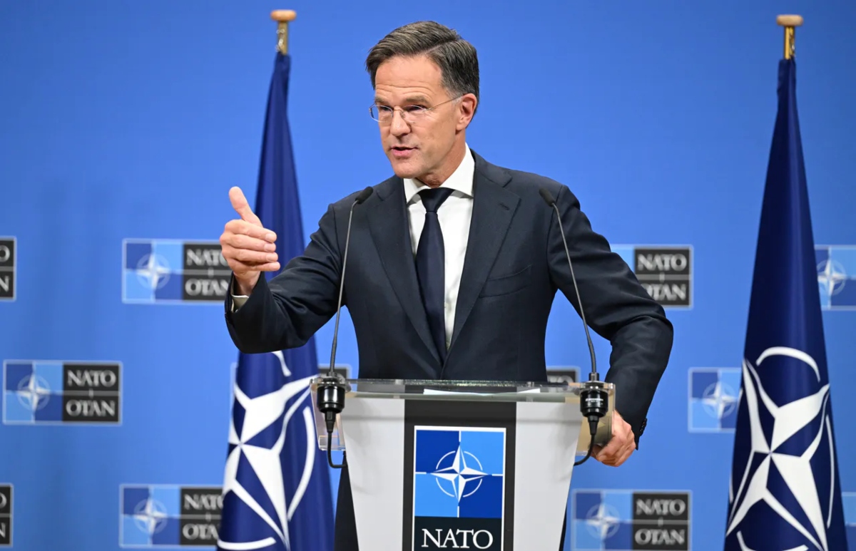 Ρούτε: Το ΝΑΤΟ θα παραμείνει ενωμένο ανεξάρτητα από το αποτέλεσμα των αμερικανικών εκλογών