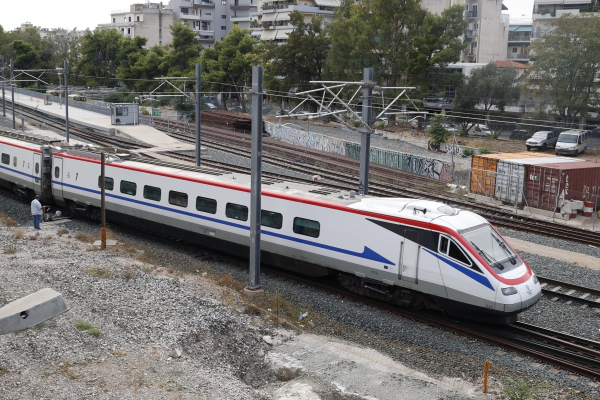 Μ. Βρετανία: Ψηφίστηκε η επανεθνικοποίηση των σιδηροδρόμων