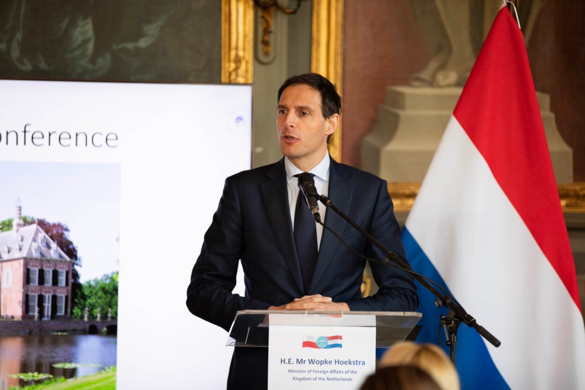 ΕΕ: Ο Hoekstra παραμένει σταθερός για τις εκπομπές Co2 των αυτοκινήτων