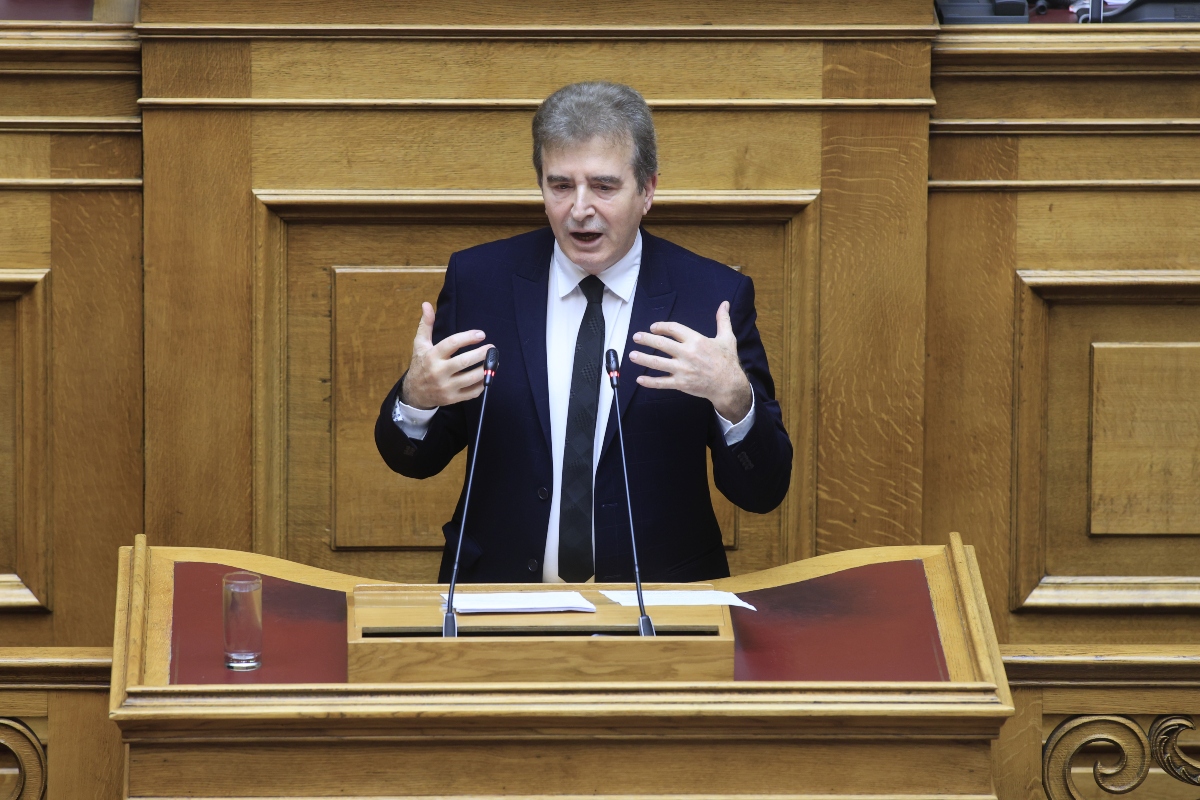 Χρυσοχοΐδης για τη σύλληψη αστυνομικού για ενδοοικογενειακή βία: Είναι μία τρομακτική, φρικιαστική υπόθεση