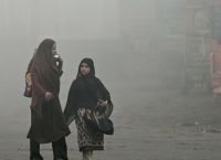 Πακιστάν: Το τοξικό νέφος απειλεί την υγεία των κατοίκων – Έκτακτα μέτρα και για τα καταστήματα [vid,pic]