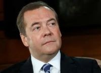 Ρωσία: Ο πανηγυρισμός του Μεντβέντεφ για τη νίκη του Τραμπ στις αμερικανικές εκλογές – “Η Κάμαλα τελείωσε”