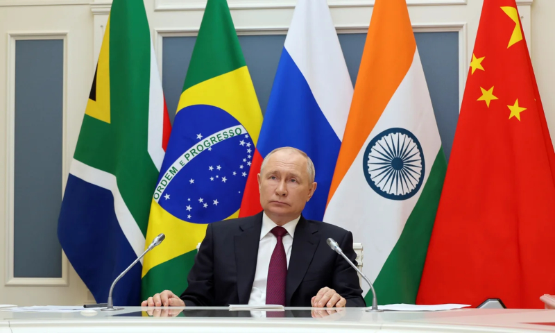 Οι BRICS+ τα έσπασαν για το αντί-δολάριο – Ο Πούτιν θέλει νέο νόμισμα για την ομάδα των αναπτυσσόμενων χωρών