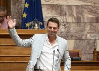 Κασσελάκης: Η σαρωτική νίκη έχει πάνω της γραμμένη τη λέξη Δημοκρατία