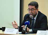 Βασίλης Οικονόμου: 1.400 κάμερες θα καταγράφουν τις παραβάσεις στα φανάρια έως το 2026