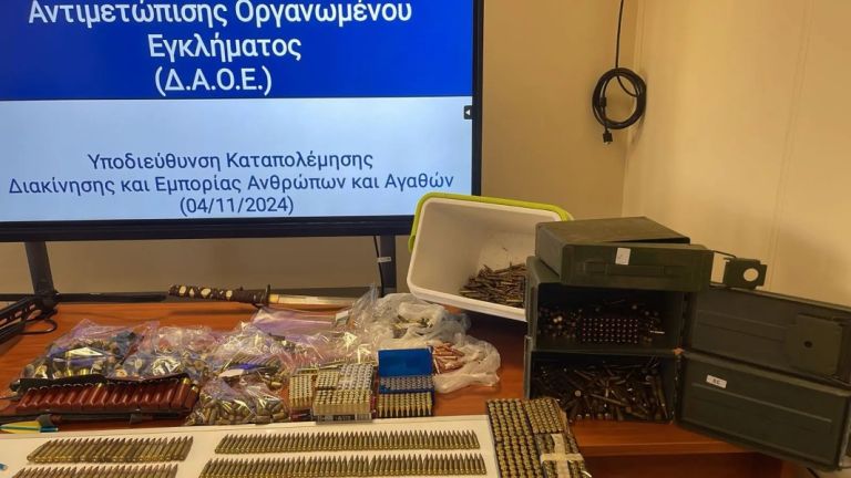 Ολόκληρο οπλοστάσιο και μεγάλες ποσότητες εκρηκτικών βρέθηκαν στη Δυτική Αττική [pics,vid]