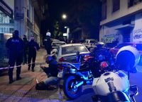 Πυροβολισμοί στην Κυψέλη: Γάζωσαν Τούρκο υπήκοο στο αμάξι του στην οδό Λέσβου
