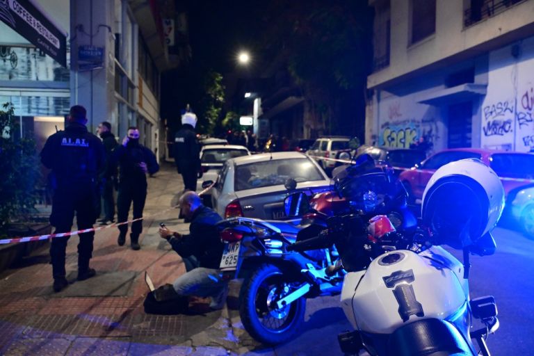 Πυροβολισμοί στην Κυψέλη: Γάζωσαν Τούρκο υπήκοο στο αμάξι του στην οδό Λέσβου