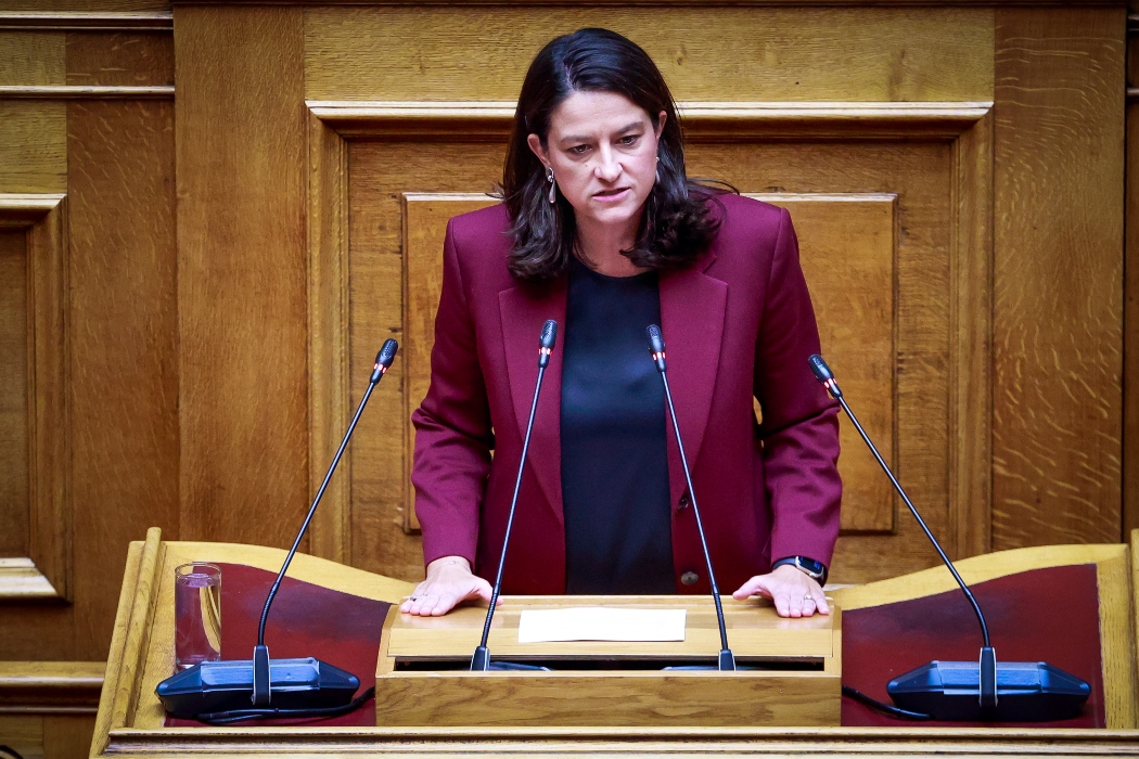 Αντιπαράθεση Κεραμέως – αντιπολίτευσης στη Βουλή για τον κατώτατο μισθό