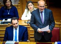 Προϋπολογισμός 2025: Τα μέτρα και οι ενισχύσεις για εργαζομένους, συνταξιούχους, νοικοκυριά και επιχειρήσεις Προϋπολογισμός 2025: Τα μέτρα και οι ενισχύσεις για εργαζομένους, συνταξιούχους, νοικοκυριά και επιχειρήσεις