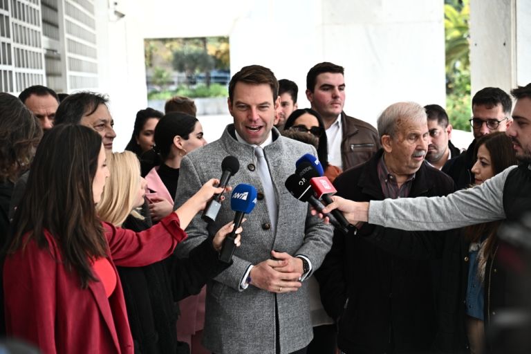 Στον Άρειο Πάγο ο Κασσελάκης: Κατέθεσε το καταστατικό του νέου κόμματος [vid]
