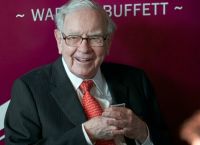 Γνωρίζει ο Γουόρεν Μπάφετ κάτι που δεν ξέρουμε; Οι πωλήσεις μετοχών και τα ερωτήματα