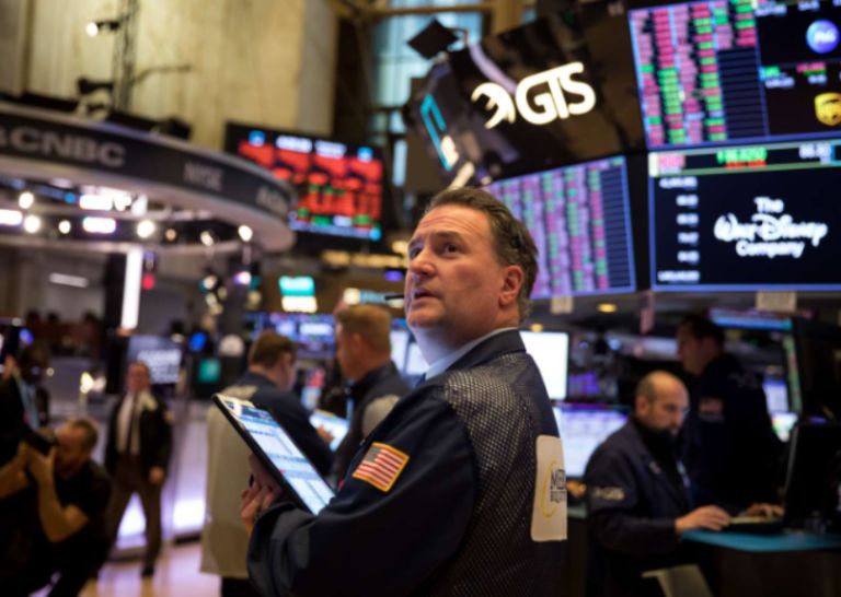 Νέο ρεκόρ ο Dow Jones, έκτη ημέρα ανόδου για τον S&P 500