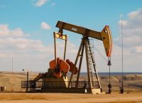 Συγκρατημένες κινήσεις στην αγορά πετρελαίου – Αναβλήθηκε η συνεδρίαση του ΟΠΕΚ+