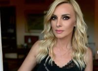 Πέγκυ Ζήνα για τους τράπερ: «Να προσέχουν τι λένε, παρασέρνουν έφηβους στο να μη σέβονται»
