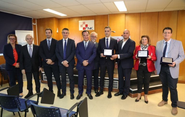 Άδωνις Γεωργιάδης: 180 ηλεκτροκίνητες κλίνες στο Νοσοκομείο Κορίνθου [pics]