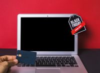 Visa: Ο δεκάλογος για να μην πέσετε θύμα απάτης στις εορταστικές σας αγορές