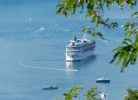 Κρουαζιέρα: Με επενδύσεις σε θέρετρα και ιδιωτικά νησιά απαντά στον υπερτουρισμό