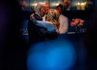 Το αποχαιρετιστήριο πάρτι του Τζο Μπάιντεν στον Λευκό Οίκο -Δάκρυσε ο πρόεδρος, ο χορός με την Τζιλ